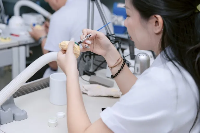 7 lý do nên học ngành kỹ thuật phục hình răng để mở rộng cơ hội nghề nghiệp