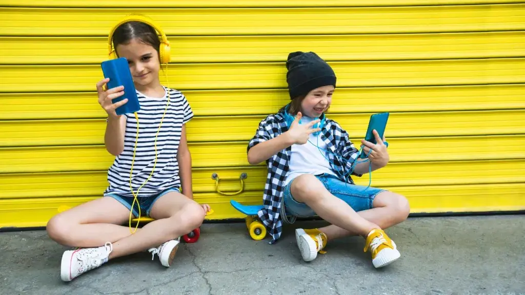 Band-9 Samples: Some children spend hours every day on their smartphones. Why is this the case? Do you think this is a positive or a negative development?